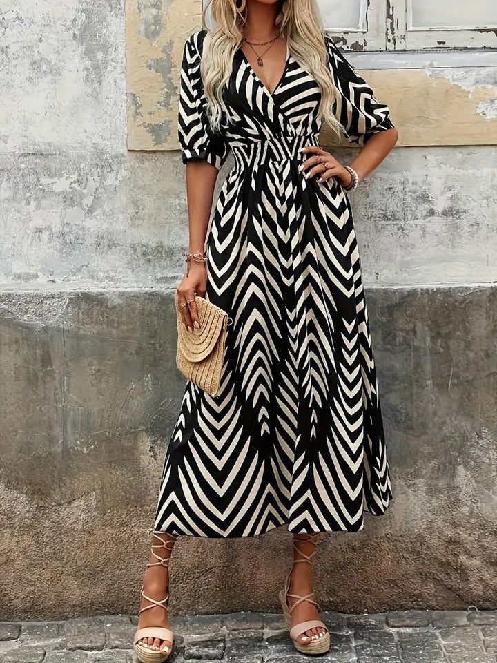 Damen Maxikleid mit modernem Zickzackmuster Drune
