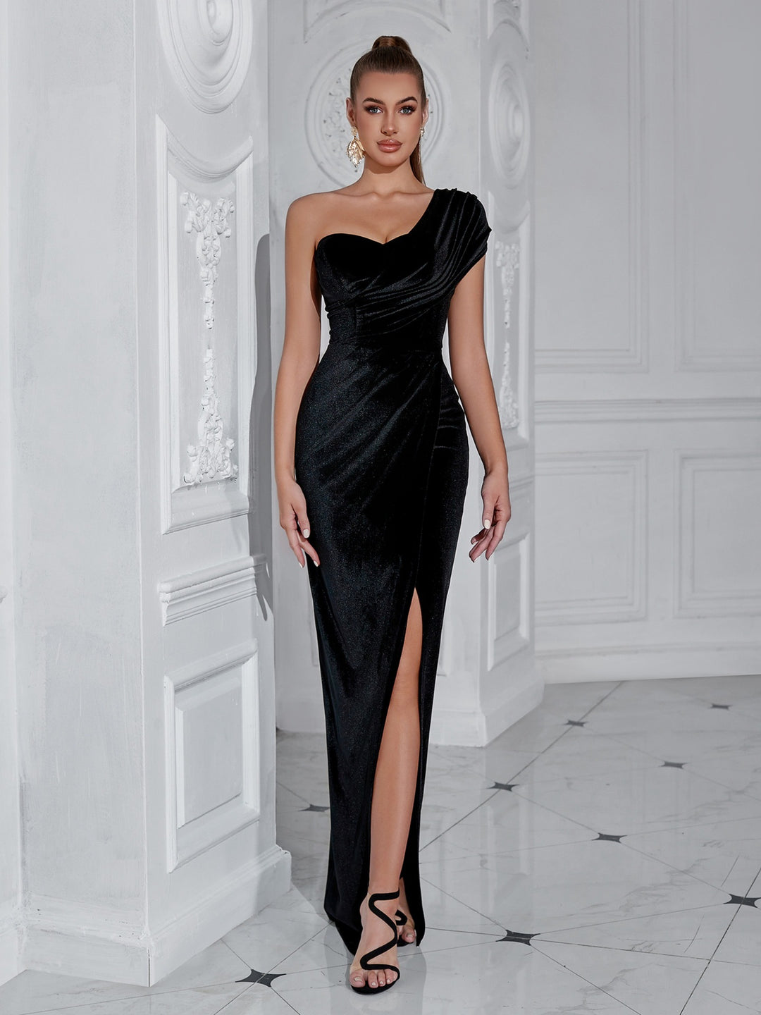 Damen Elegantes Abendkleid mit schulterfreiem Design und seidigem Material Drune