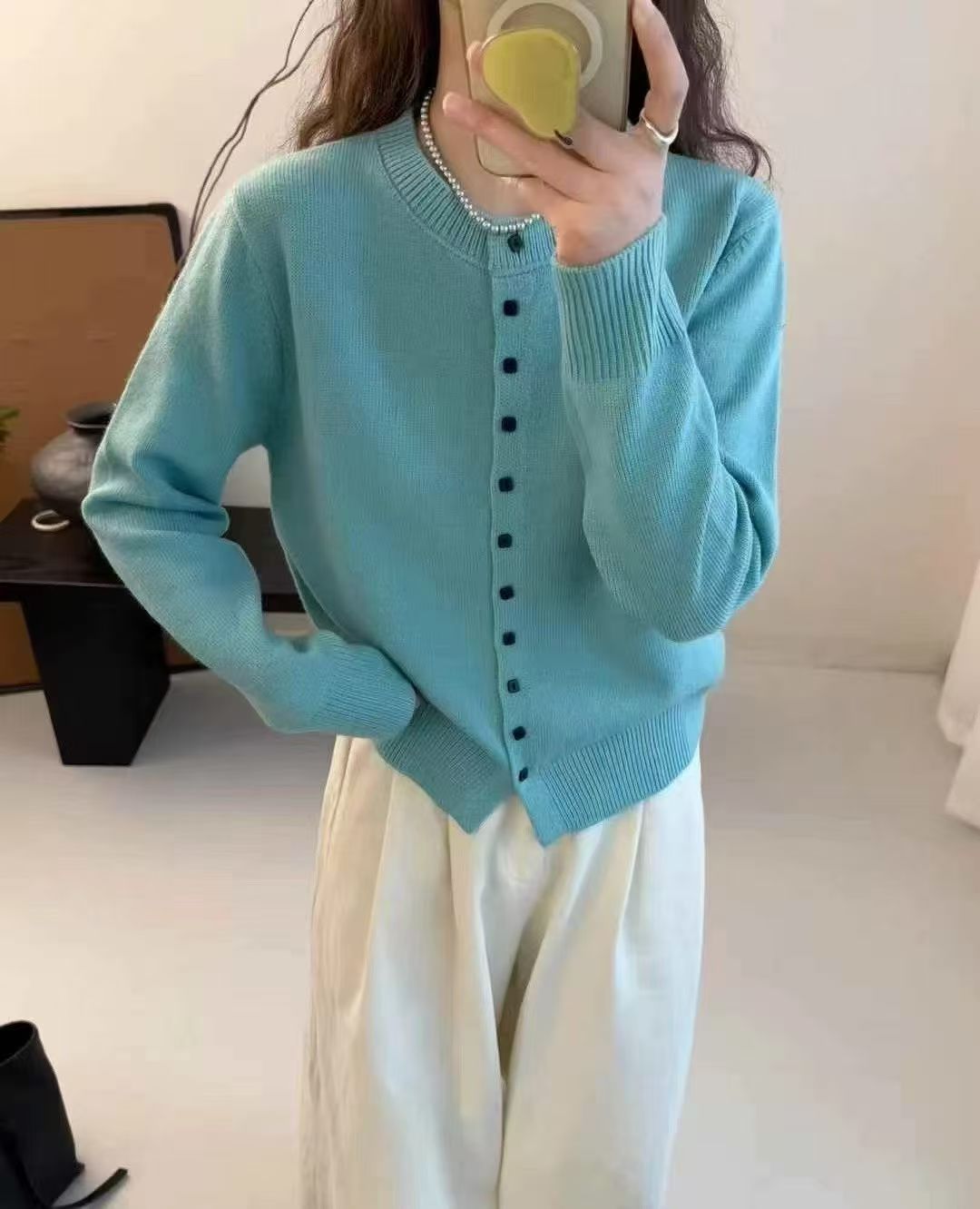Damen edler Knopf-Cardigan aus hochwertiger Wolle Drune
