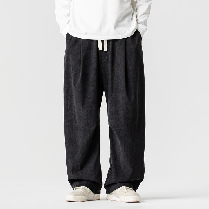Herren Weit geschnittene Cordhose mit Bundfalten, Tunnelzug und lässiger Baggy‑Silhouette Drune