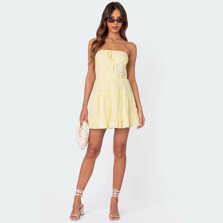 Damen Trägerloses Sommerkleid mit eleganten Lochmustern und Rüschen Drune