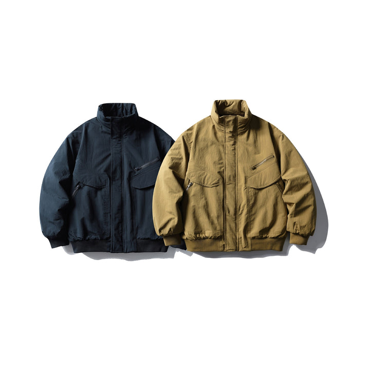 Herren Boxy-Utility-Bomberjacke mit hohem Stehkragen, verdeckter Frontblende und Zip-Brusttasche Drune