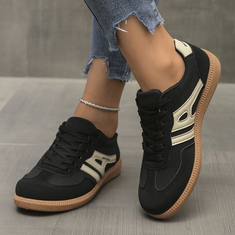 Damen Casual-Sneaker im Retro-Look aus Wildlederimitat mit kontrastierenden Zierstreifen und dämpfender Gummisohle Drune
