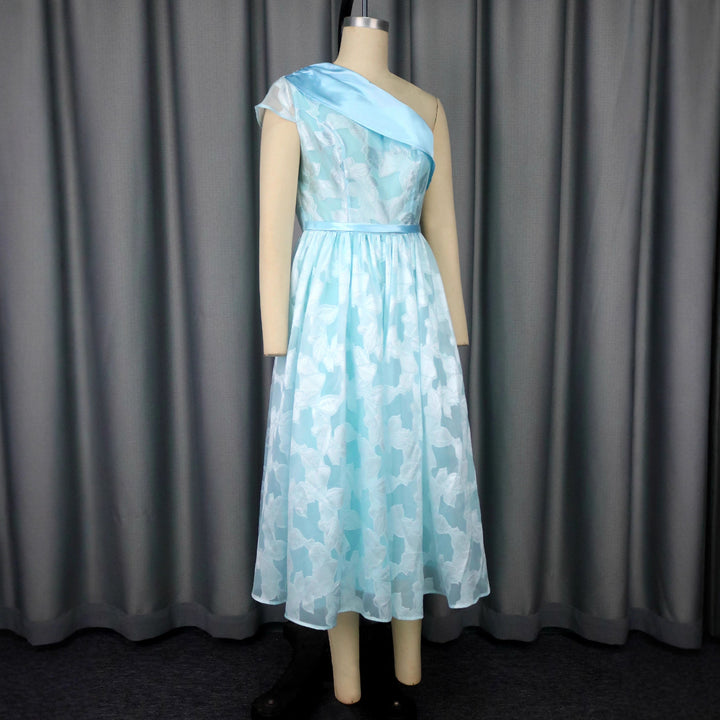 Damen Cocktailkleid mit asymmetrischem Design und floralen Akzenten Drune