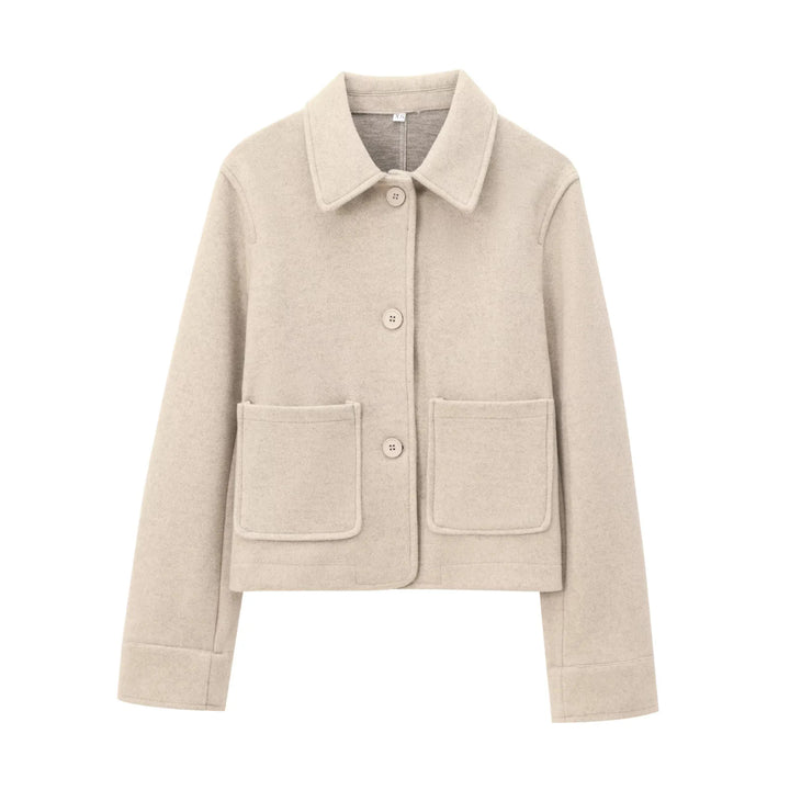 Damen nan kurze Wolljacke mit Hemdkragen, aufgesetzten Taschen und cleaner Boxy-Silhouette Drune