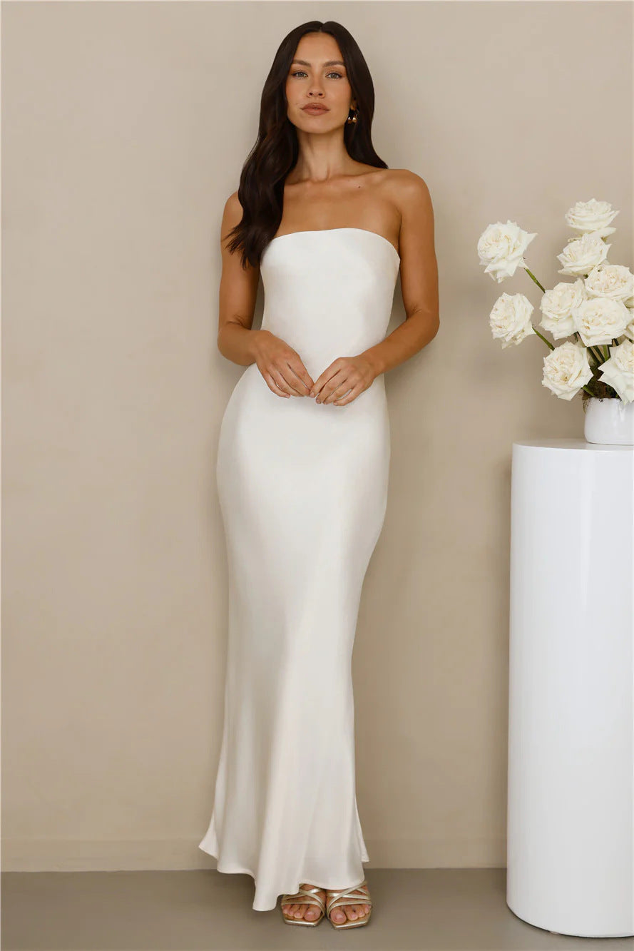 Damen Elegantes schulterfreies Maxikleid aus satinähnlichem Material Drune