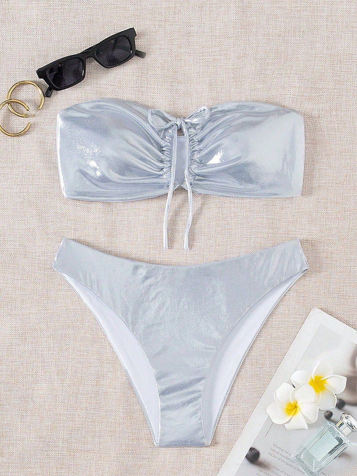 Damen Bandeau-Bikini mit glänzendem Oberteil und hohem Beinausschnitt Drune