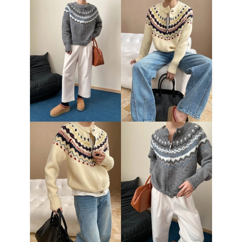 Damen gestrickte Designer-Jacke mit hochgezogenem Kragen und dekorativen Knöpfen Drune