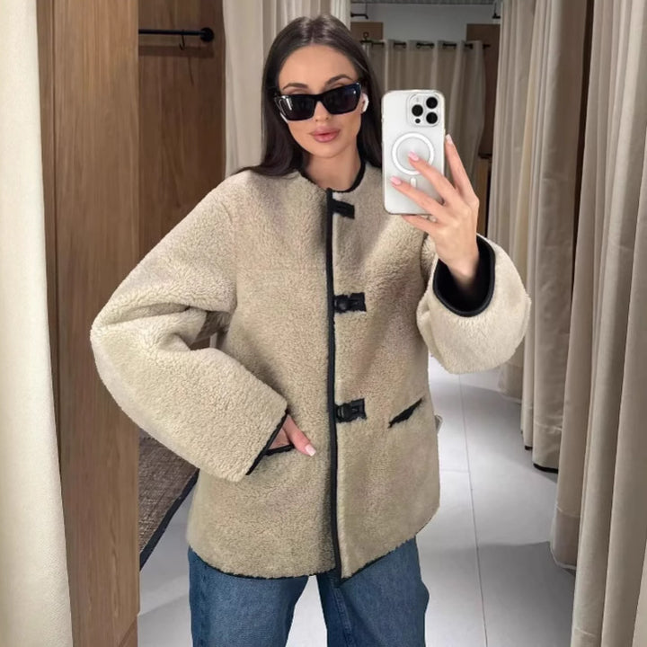 Damen nan kurzer Teddy-Manteljacke im Boxy-Cut mit kontrastpaspeln, Druckknopf- und Zierriegel-Detail Drune