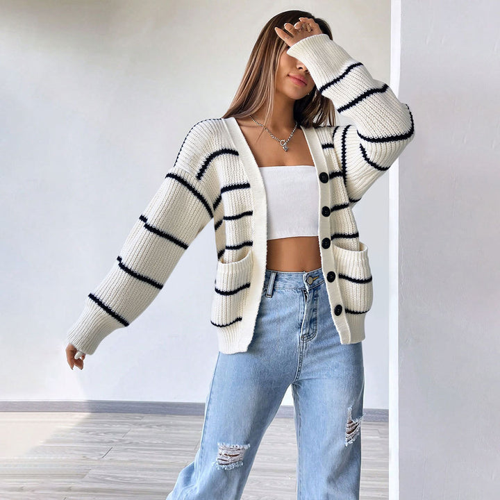 Damen oversized Strickcardigan mit Rippenkante, aufgesetzten Taschen und Knopfverschluss Drune