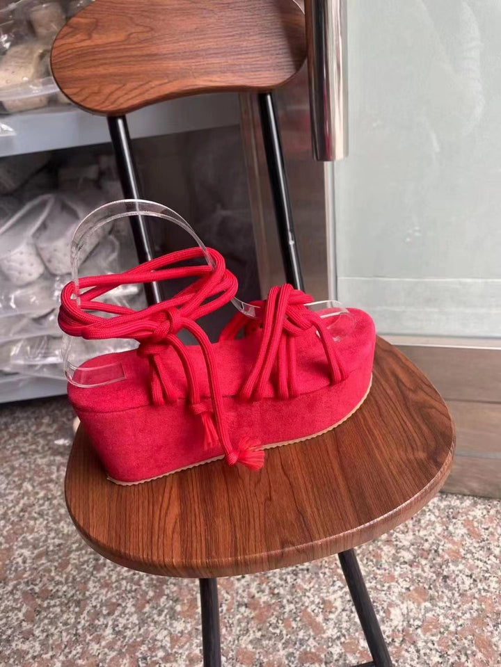 Damen Plateau-Sandalen mit geflochtenem Riemendesign Drune