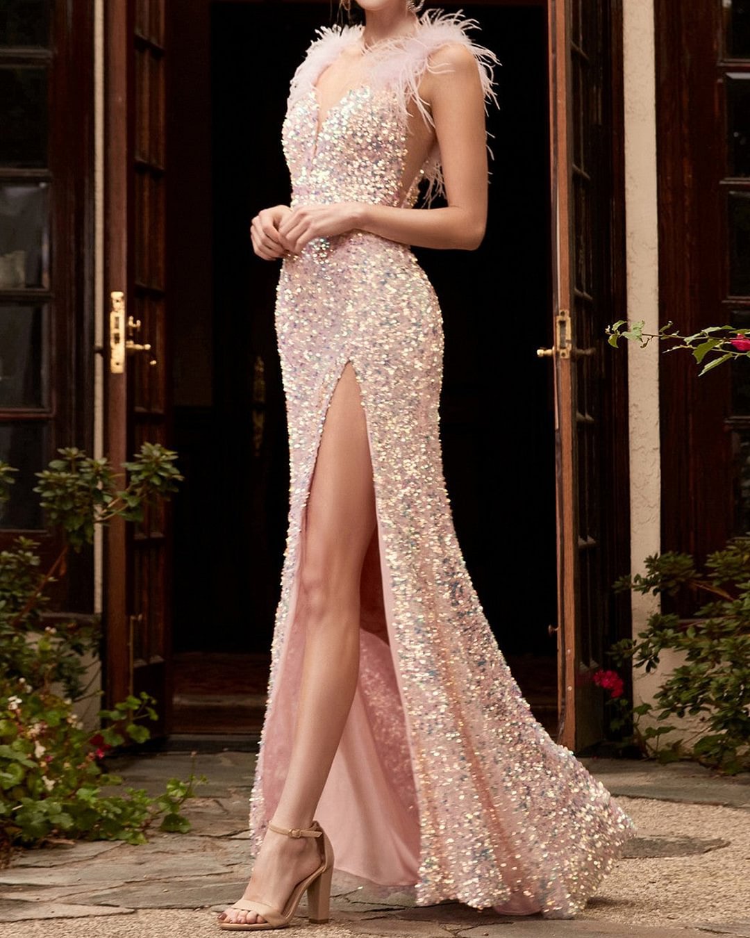 Damen Glamouröses Abendkleid mit Pailletten und Feder-Detail Drune