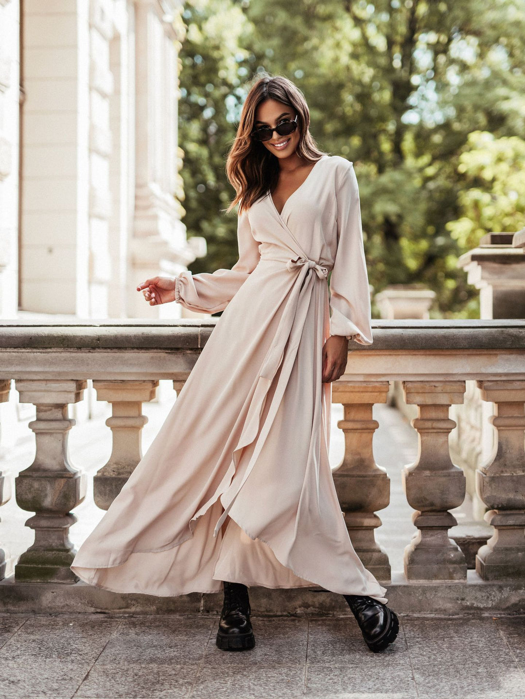Damen Maxikleid mit elegantem Schnitt und modischem Bindegürtel Drune