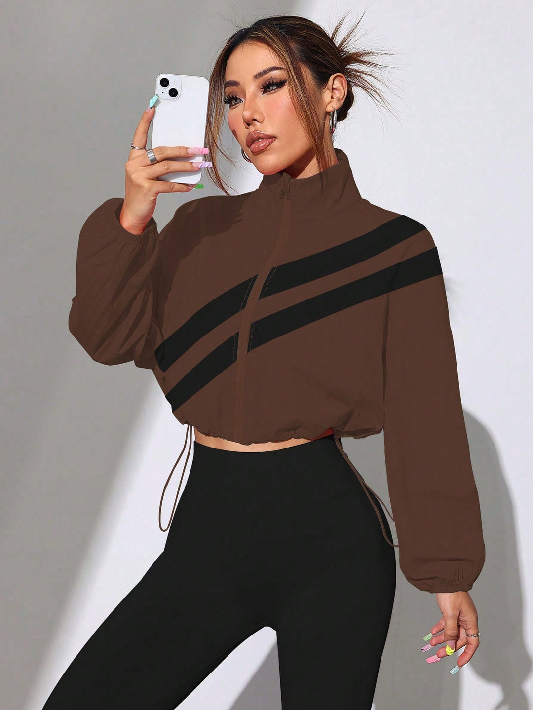 Damen Cropped Windbreaker‑Jacke mit hohem Kragen und Kordelzug Drune