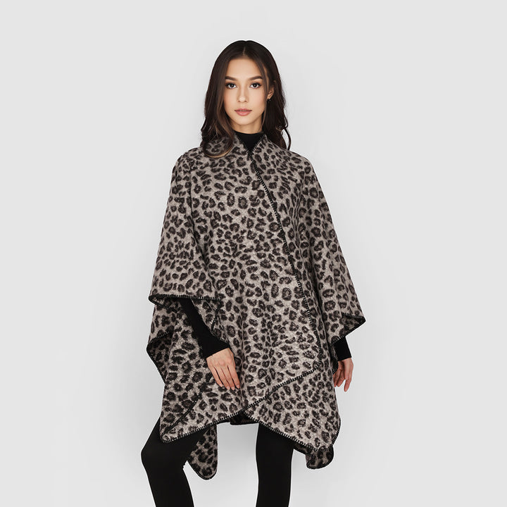 Damen Oversize-Poncho aus Wollmix mit dezentem Leo-Jacquard und asymmetrischem Zipfelsaum Drune