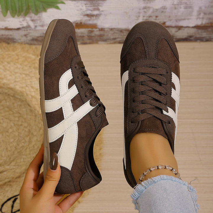 Damen Retro-Runner Slim Sneaker mit flacher Gummisohle und Zierstreifen Drune