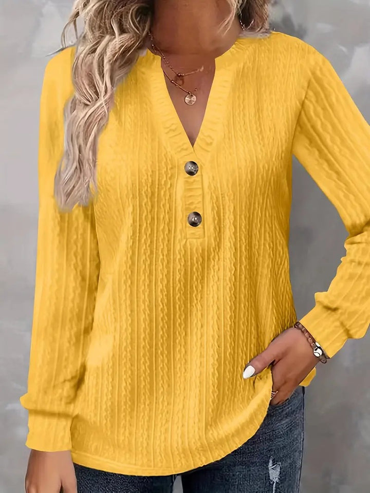 Damen Strukturiertes V‑Neck Langarmshirt mit Zierknopfleiste Drune