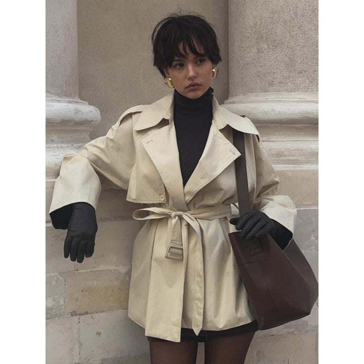 Damen Kurzer Taillierter Trench mit Cape-Überwurf und Bindegürtel Drune