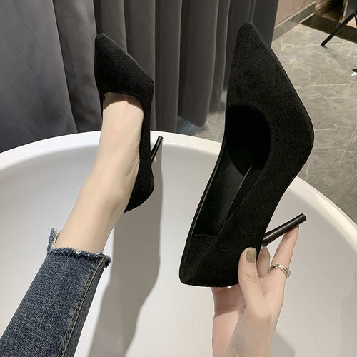 Damen Elegante spitz zulaufende Velours‑Optik Pumps mit schmalem Stiletto Drune