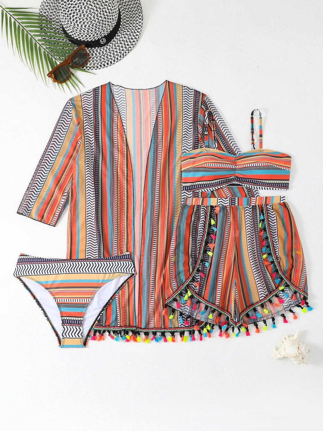 Damen Strandoutfit mit modischer Tunika und Shorts Drune