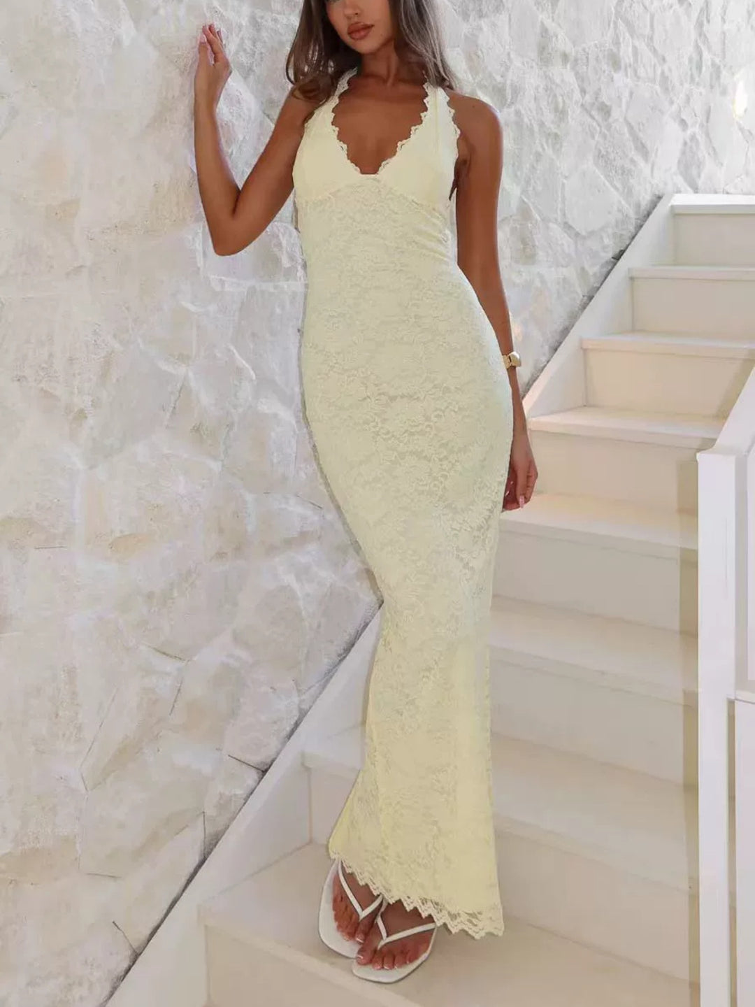 Damen Elegantes Spitzenmaxikleid mit halterndem Dekolleté Drune