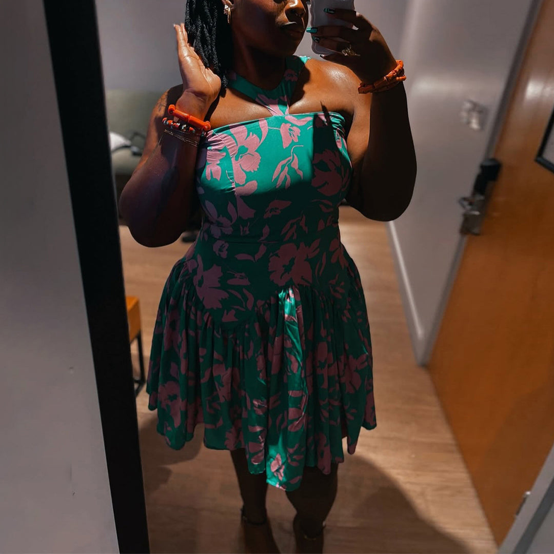 Damen Sommerliches Kleid mit hübschen Blumenmuster und tailliertem Design Drune
