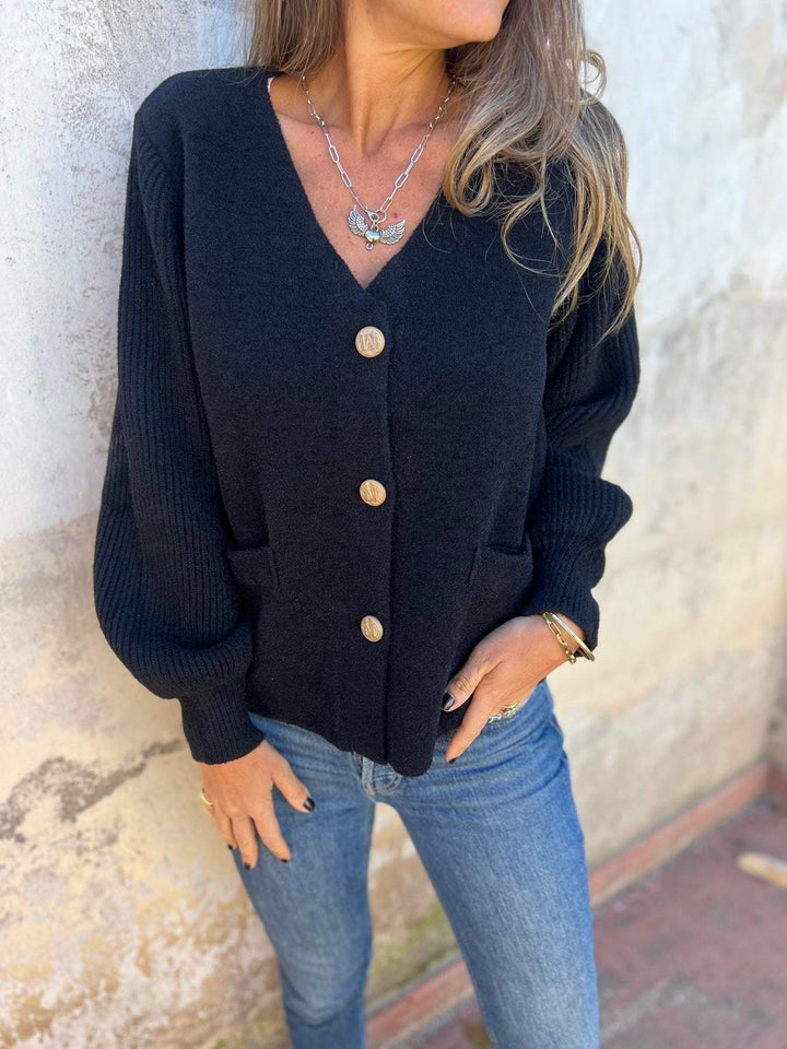 Damen Modische Strickjacke mit Knopfdetails und Taschen Drune