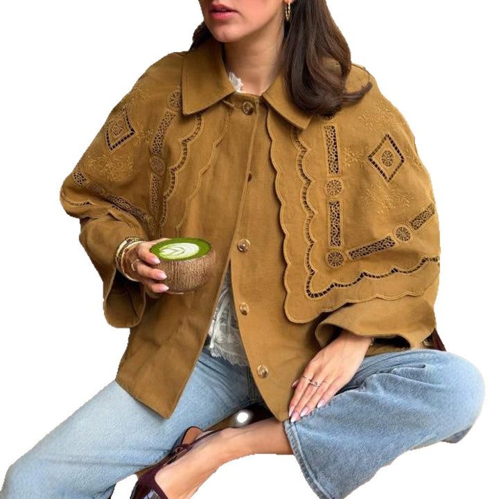 Damen Kurzjacke mit besticktem Cape, Lochstickerei und geschwungenem Saum Drune