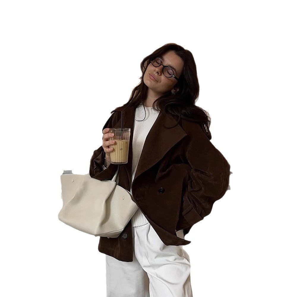 Damen Kurztrench aus Veloursleder-Optik mit weitem Revers und boxy Silhouette Drune