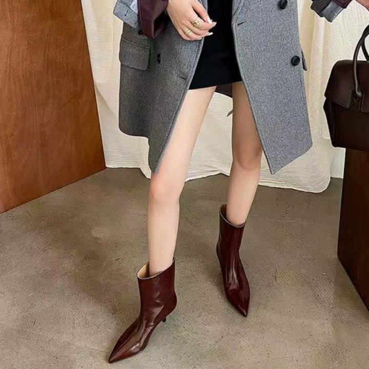 Damen Kniehohe Lackstiefel mit spitzer Zehenform und sculpted Kittenabsatz Drune