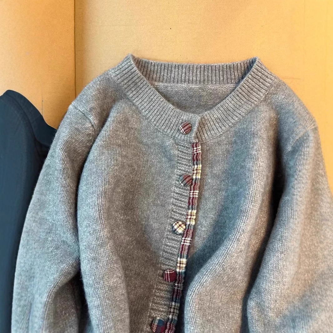 Damen Strickjacke mit Kontrastkragen und dekorativen Knöpfen Drune