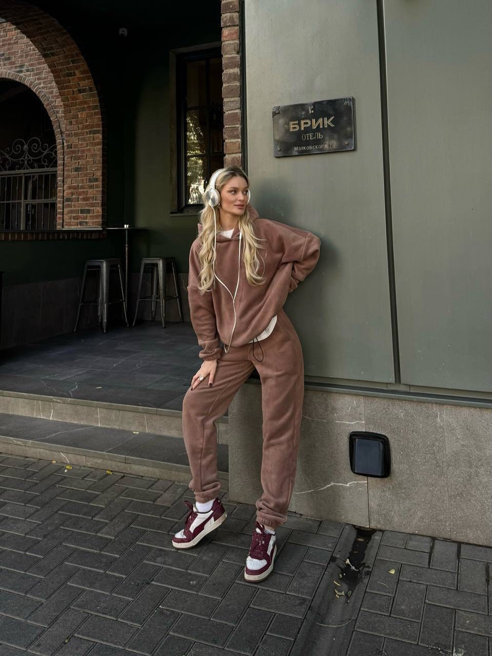 Damen kuscheliges Sweat-Set mit extralangem Kapuzenpullover, verdeckter Kängurutasche und schmal zulaufender Bündchenhose Drune