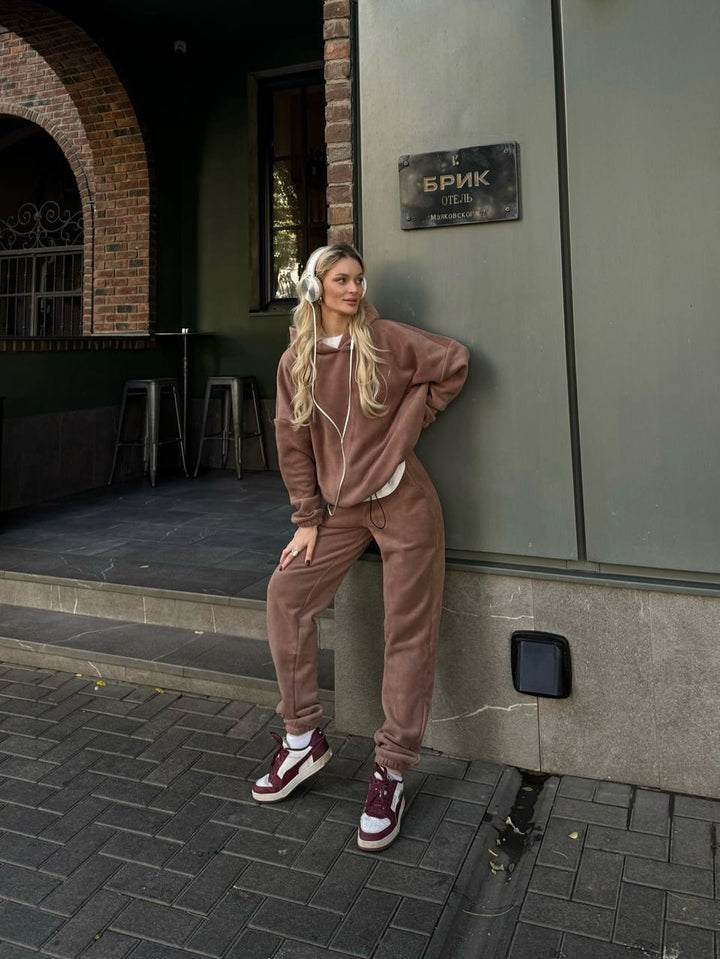 Damen kuscheliges Sweat-Set mit extralangem Kapuzenpullover, verdeckter Kängurutasche und schmal zulaufender Bündchenhose Drune