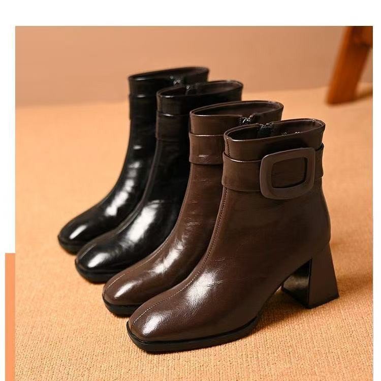 Damen Elegante Stiefeletten mit Blockabsatz und Schnallen-Detail Drune