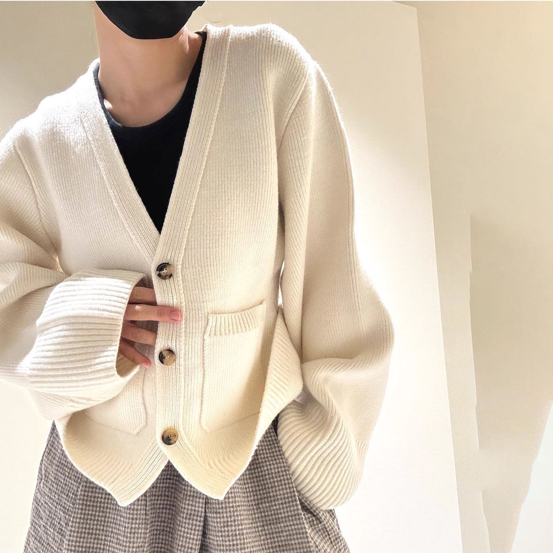 Damen Strickjacke mit tiefem V-Ausschnitt und Taschen Drune
