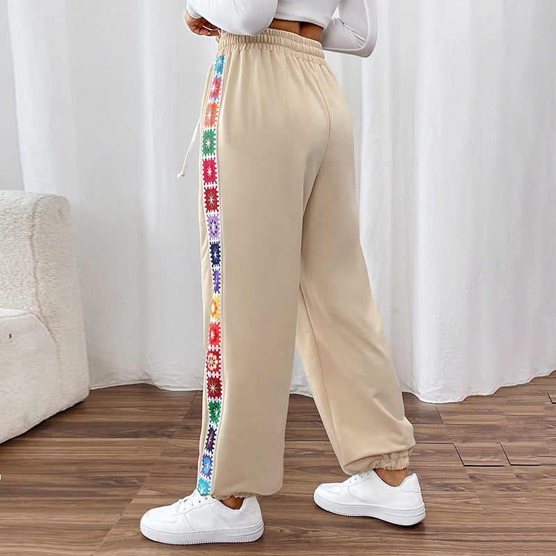 Damen Jogginghose mit buntem Seitenmuster Drune