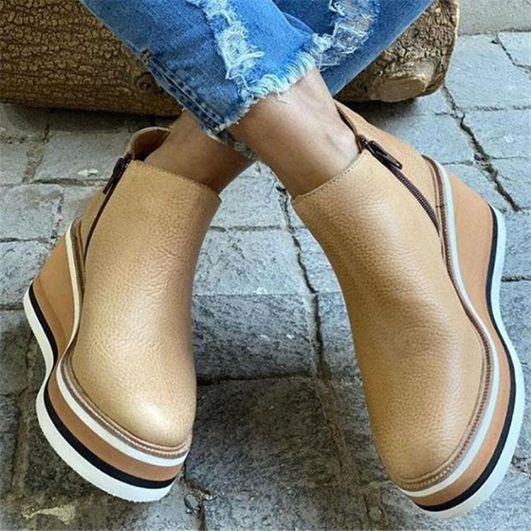 Damen Keilabsatz-Stiefelette aus strukturiertem Leder mit elastischem Einsatz und rutschfester Plattformsohle Drune