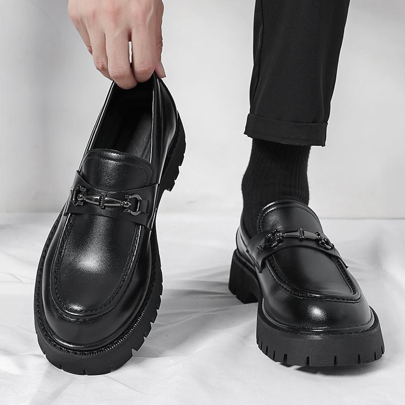 Herren Modische Loafers mit robustem Sohlenprofil und edler Schnallenverzierung Drune