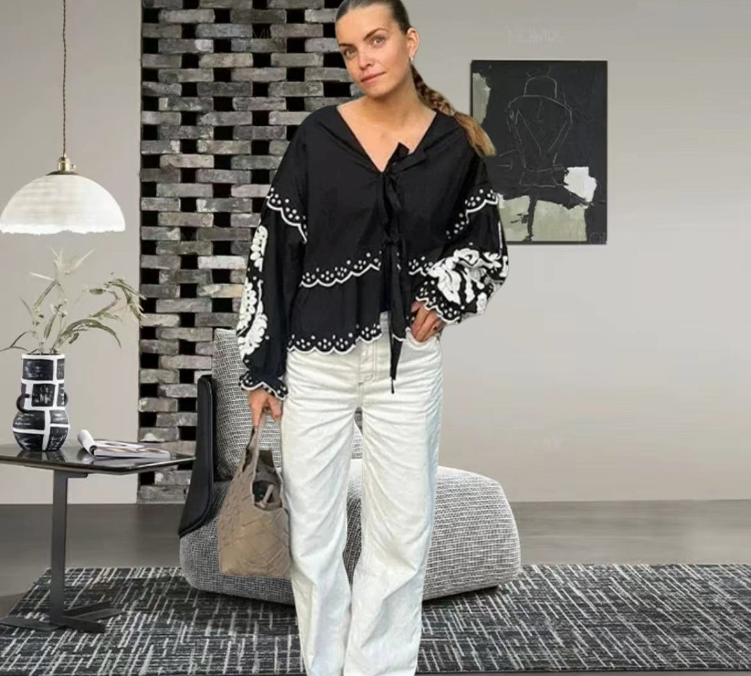 Damen Bluse mit Spitzenaufsatz und lässigem Schnitt Drune