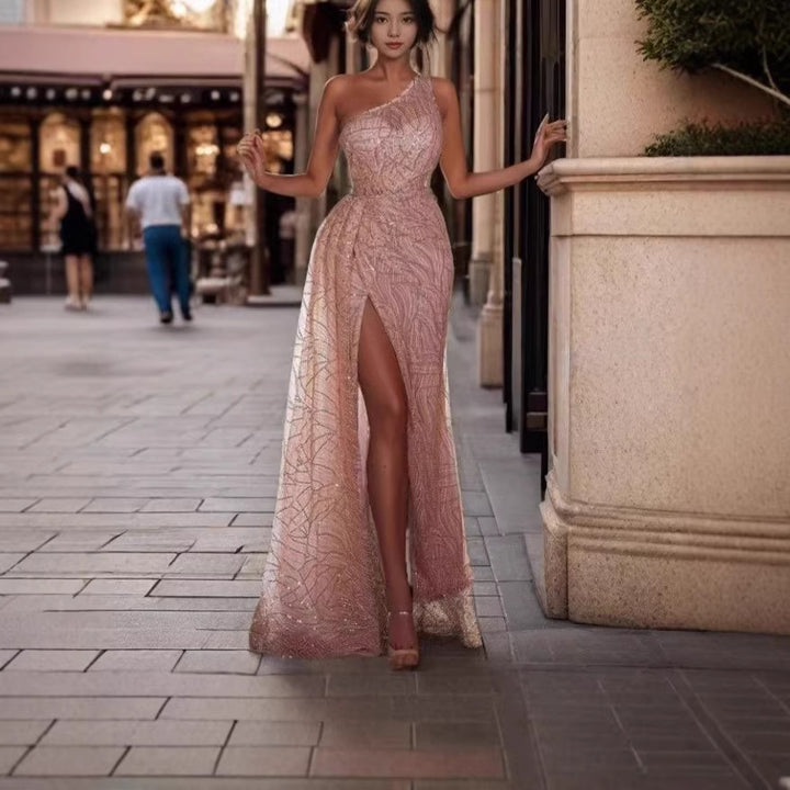Damen Elegantes Abendkleid mit asymmetrischem Schnitt und funkelnden Details Drune
