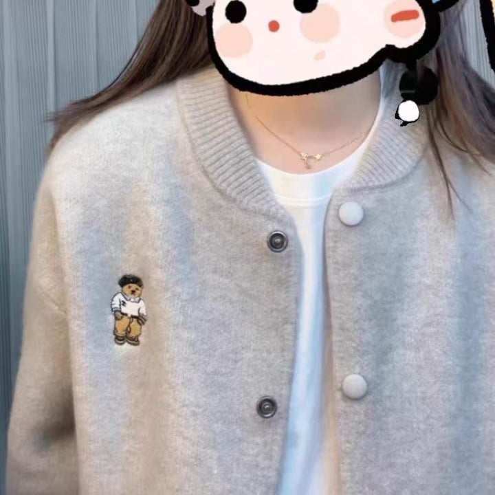 Damen bequeme Strickjacke mit Knopfverschluss und Bärenstickerei Drune
