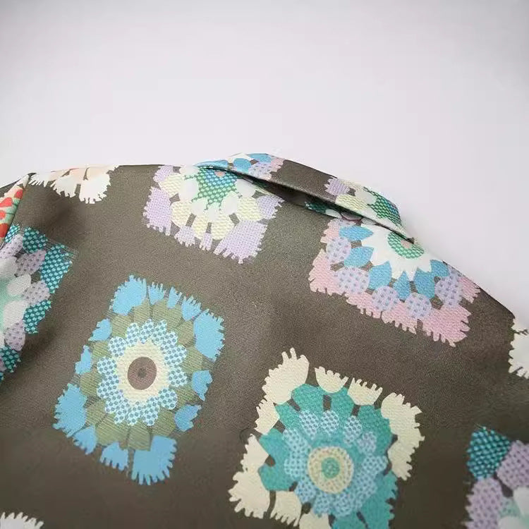 Damen Bunte Blumenjacke mit praktischen Taschen und Knopfdetails Drune