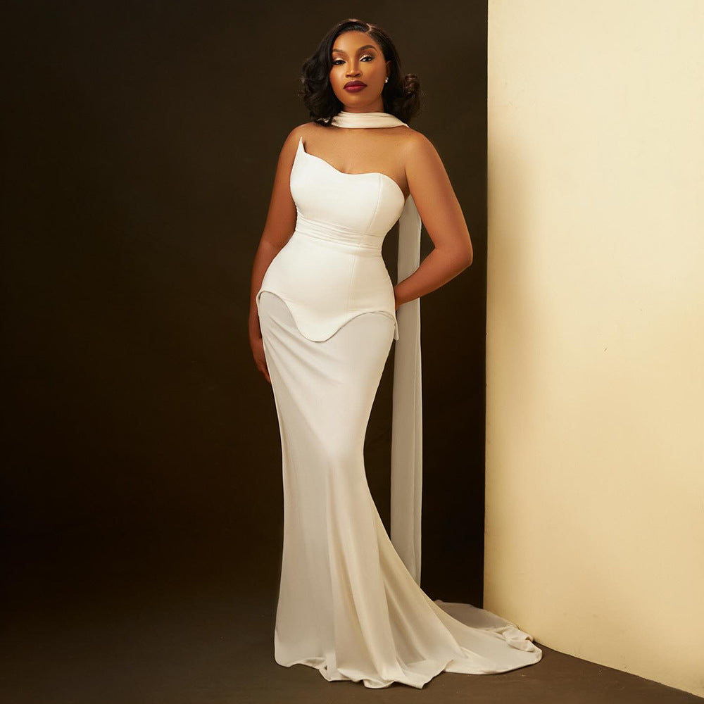 Damen Maxikleid mit asymmetrischem Ausschnitt und figurbetontem Schnitt Drune