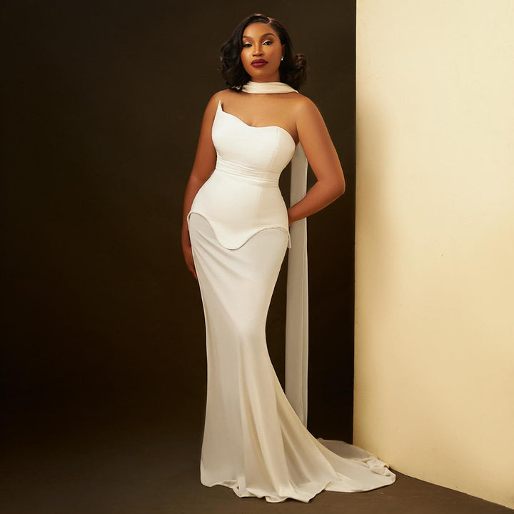 Damen Maxikleid mit asymmetrischem Ausschnitt und figurbetontem Schnitt Drune