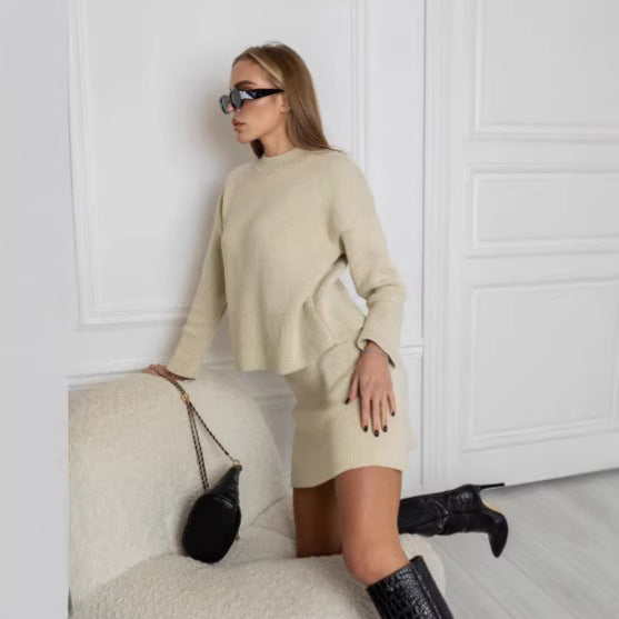 Damen Strickensemble mit weitem Oberteil und kurzer Rockpartie