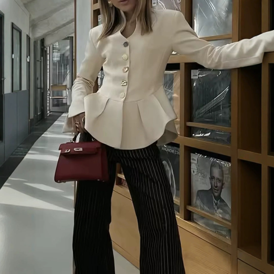 Damen Taillierter Peplum‑Blazer mit Stehkragen und dekorativer Knopfleiste Drune