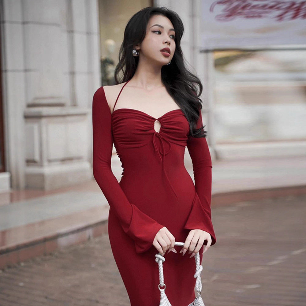 Damen Elegantes Figurbetontes Kleid mit schmalen Trägern und Flügelärmeln Drune