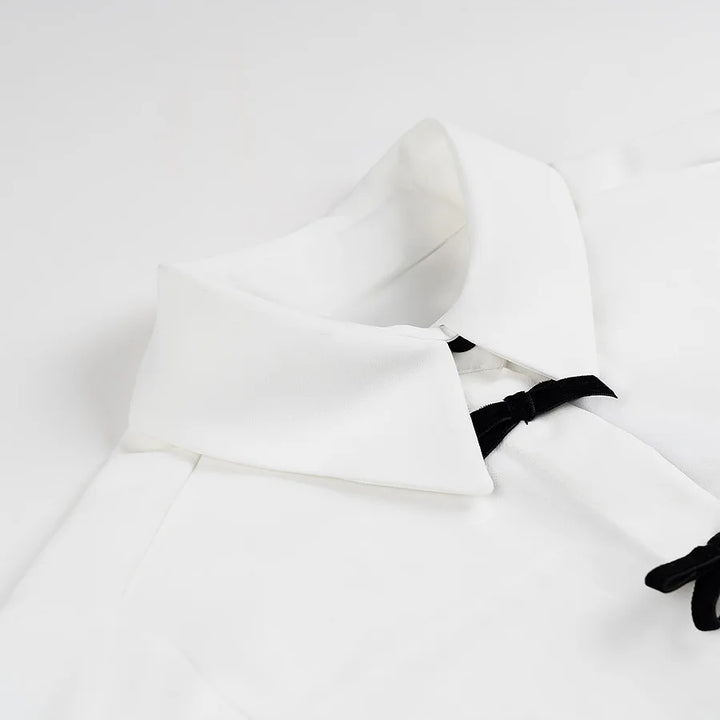 Damen nan minimalistische Baumwollmisch Bluse mit verdeckter Knopfleiste und dekorativen Schleifen vorne Drune