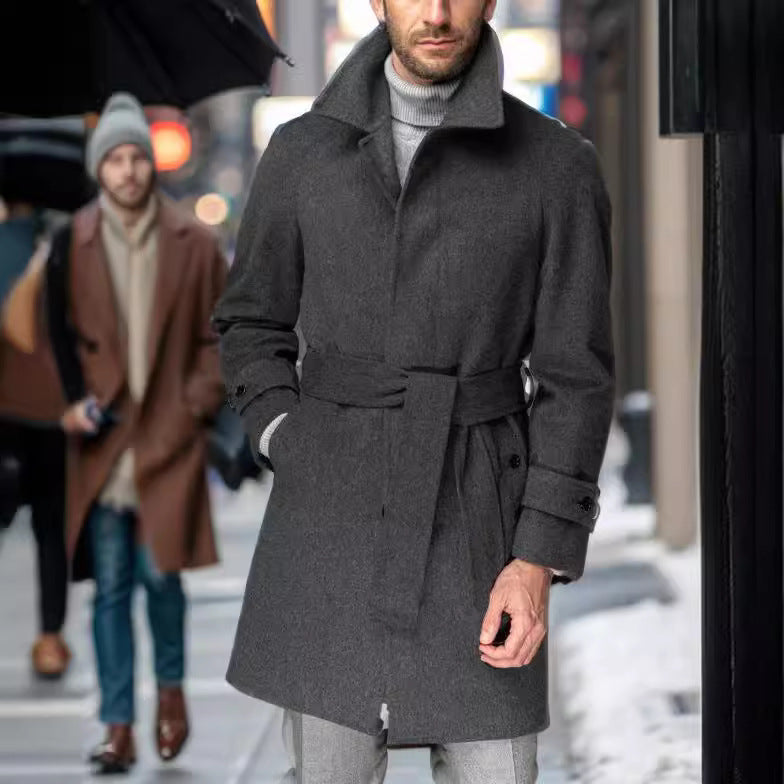 Herren eleganter Trenchcoat mit Taillengürtel und modernen Akzenten Drune