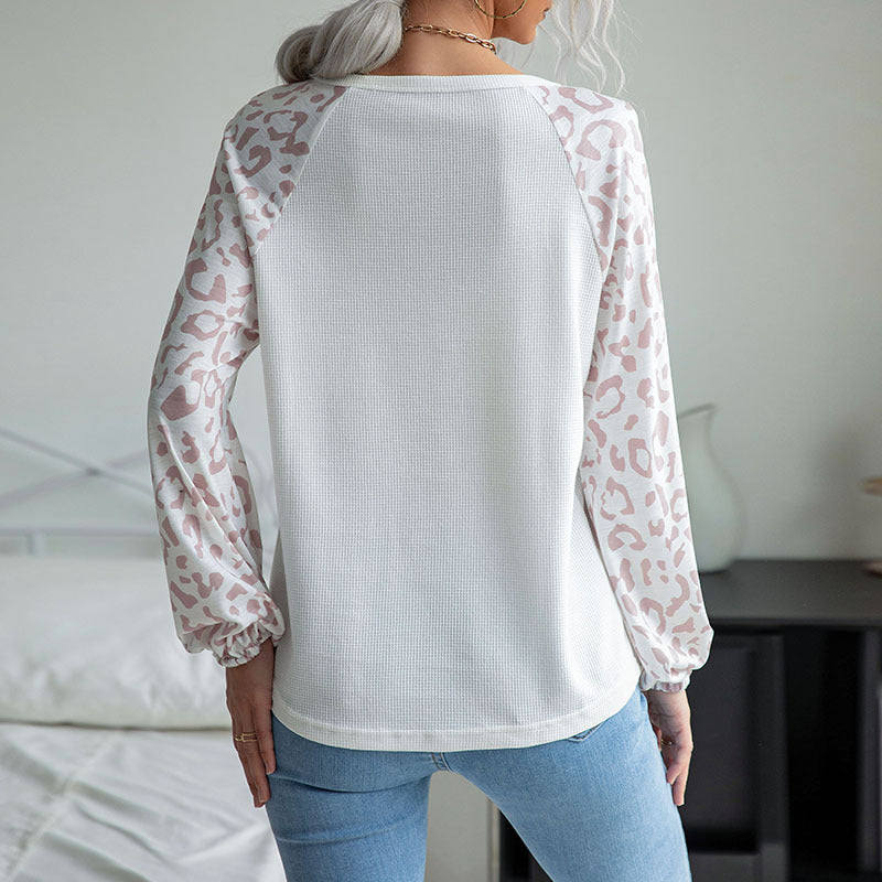 Damen Feinstrick-V‑Neck-Shirt mit Waffelstruktur und Chiffon-Leopardenärmeln Drune